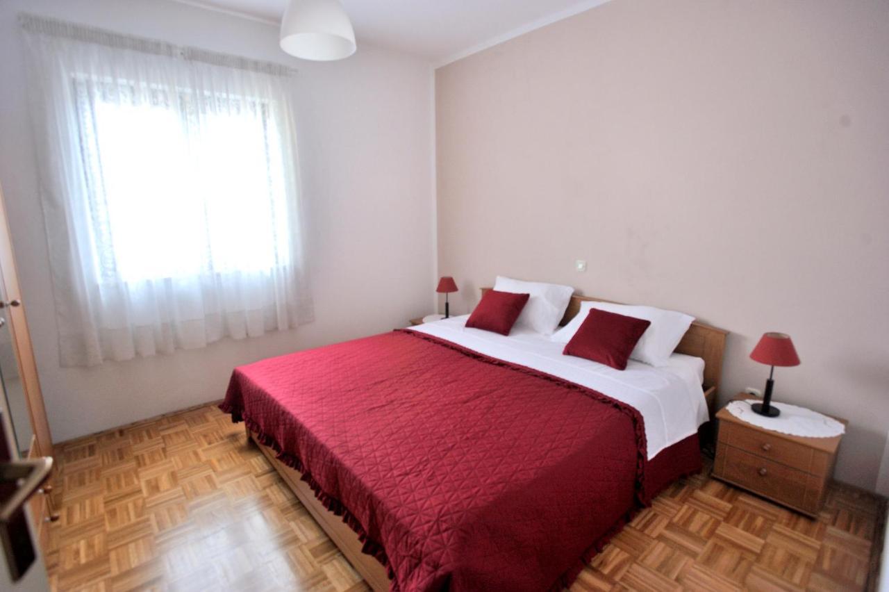 Apartment Vinja Porec - Privat Garden - Whirlpool Bagian luar foto