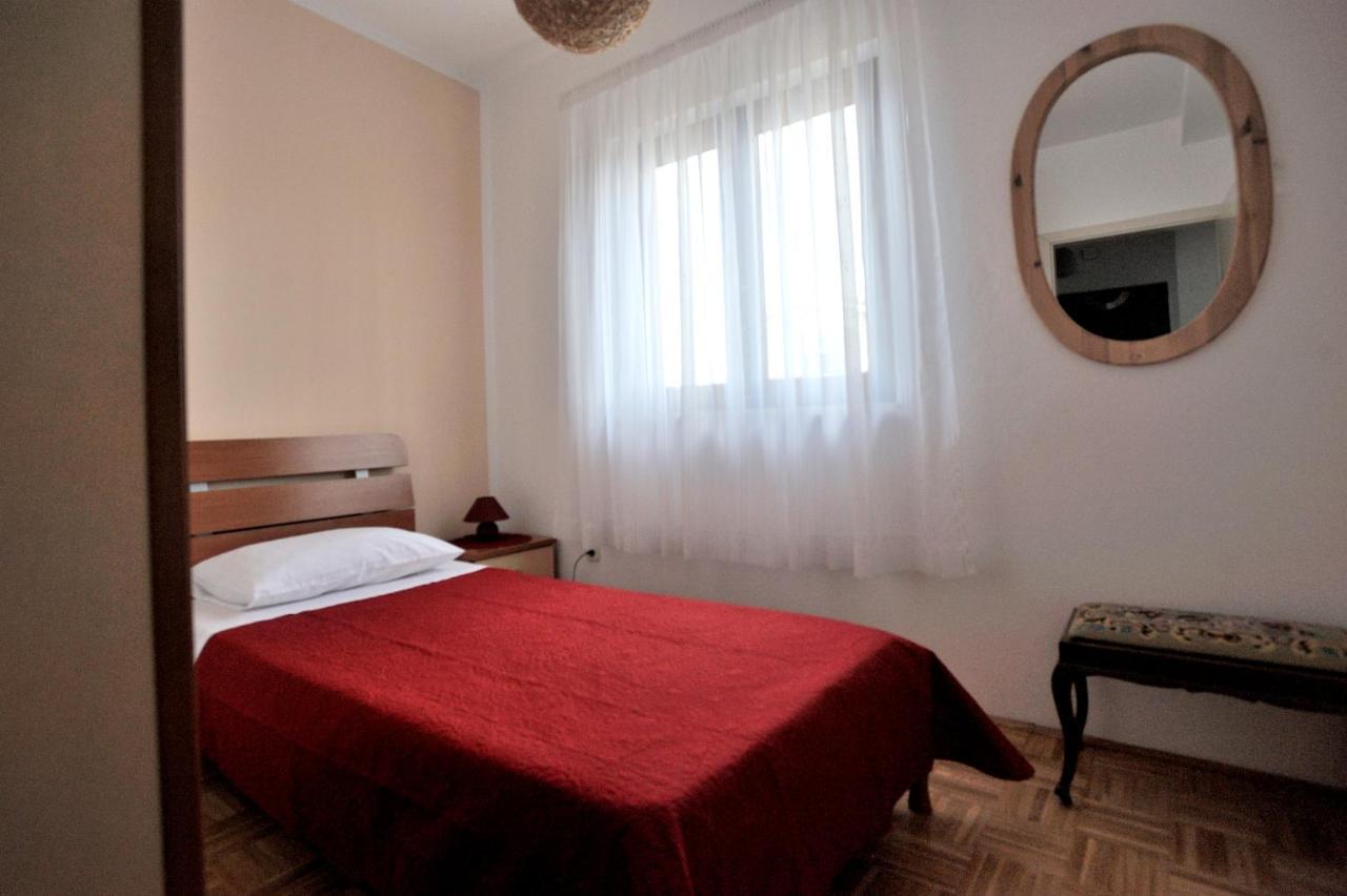 Apartment Vinja Porec - Privat Garden - Whirlpool Bagian luar foto