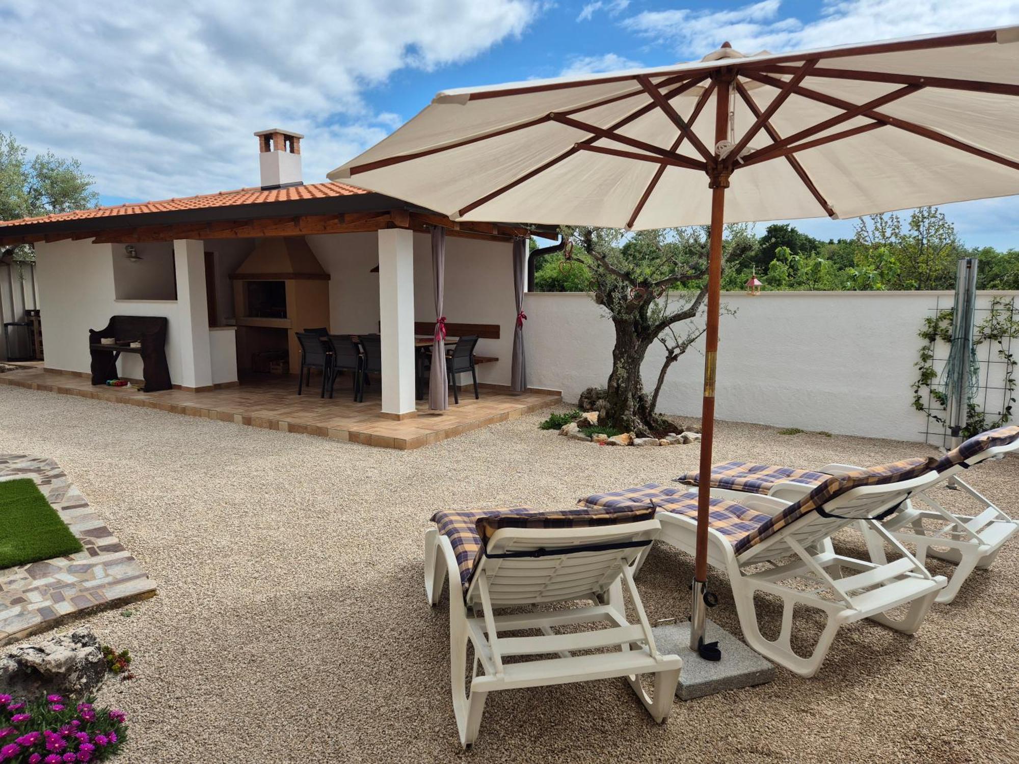 Apartment Vinja Porec - Privat Garden - Whirlpool Bagian luar foto