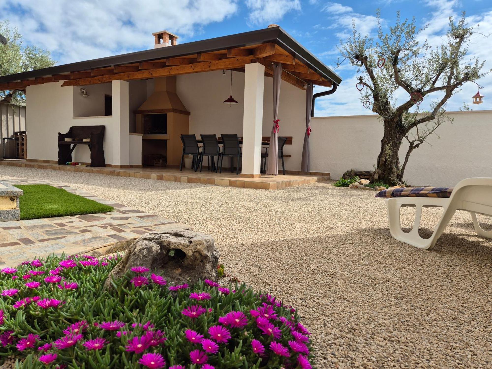 Apartment Vinja Porec - Privat Garden - Whirlpool Bagian luar foto