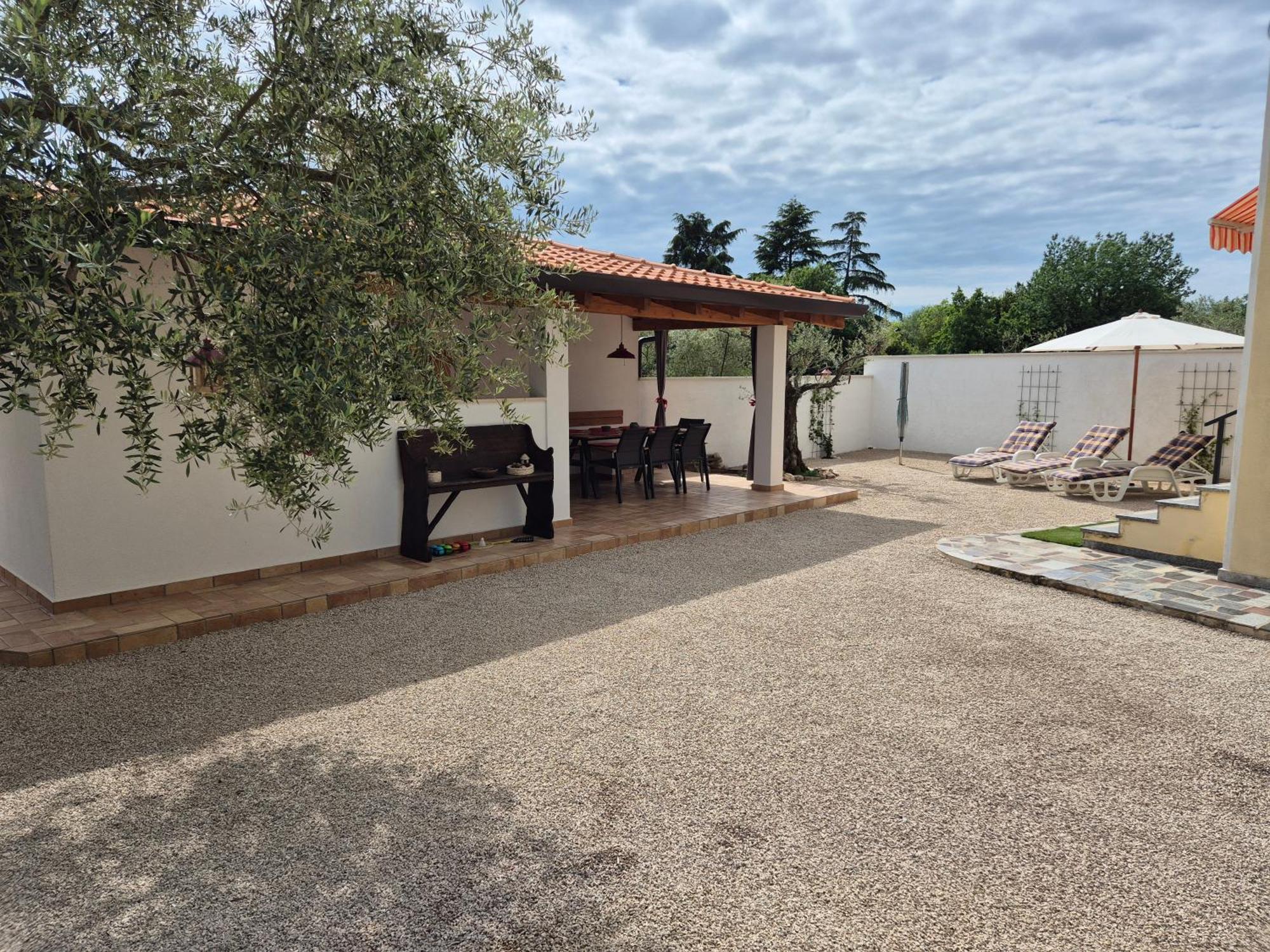 Apartment Vinja Porec - Privat Garden - Whirlpool Bagian luar foto