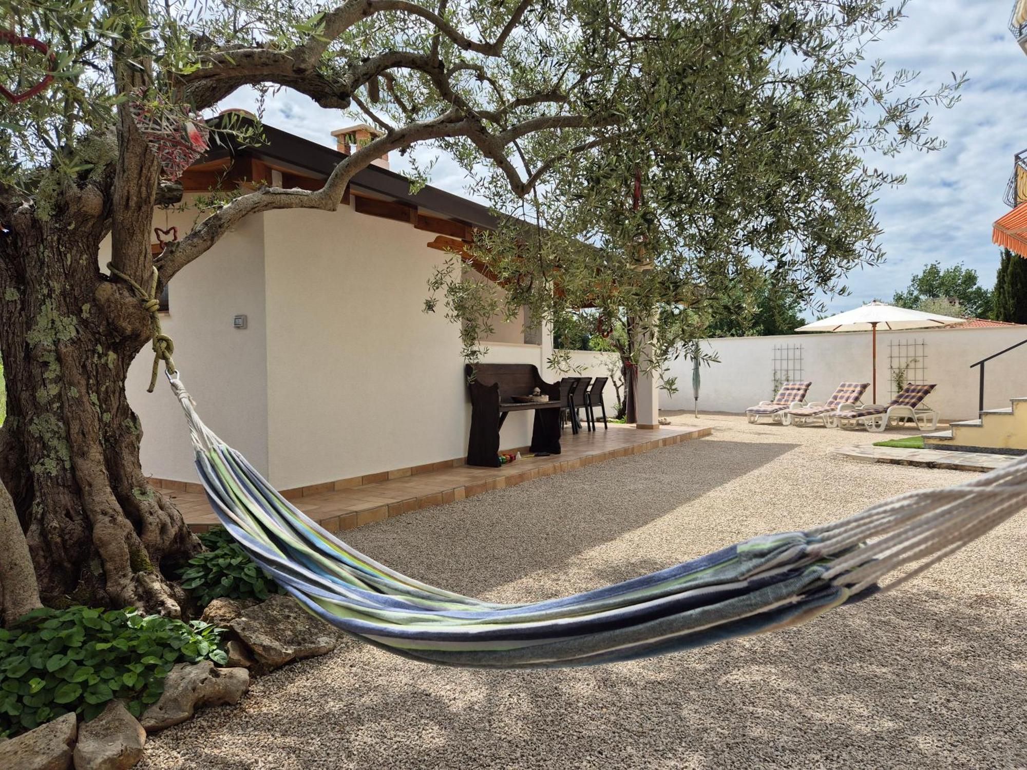 Apartment Vinja Porec - Privat Garden - Whirlpool Bagian luar foto